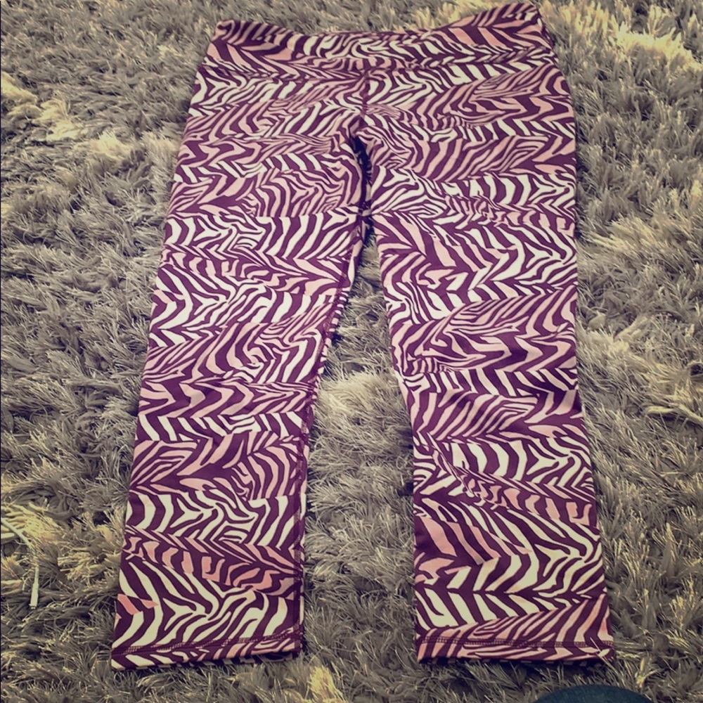 Fabletics active wear crop pants